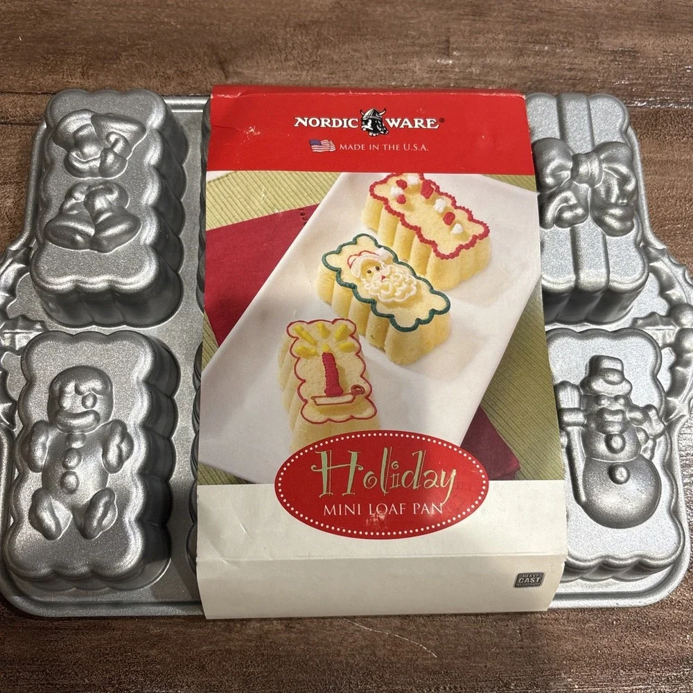 NORDIC‎ WARE holiday Mini Loaf Cake Pan Christmas